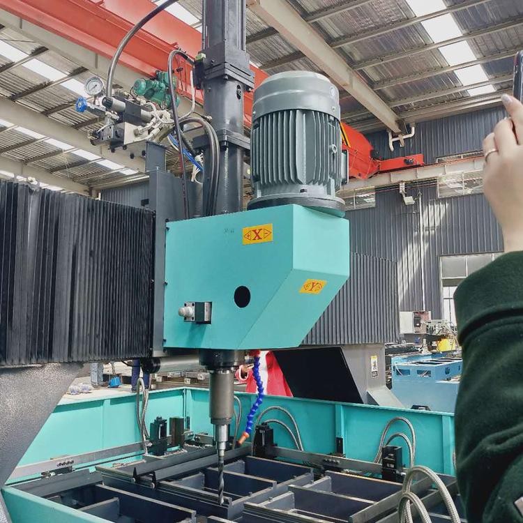 龍門移動式平面鉆床用與鋼結(jié)構(gòu)橋梁工程