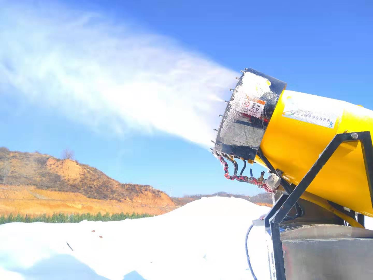 國(guó)產(chǎn)造雪機(jī) 人工造雪機(jī)環(huán)境要求 冰雪嘉年華