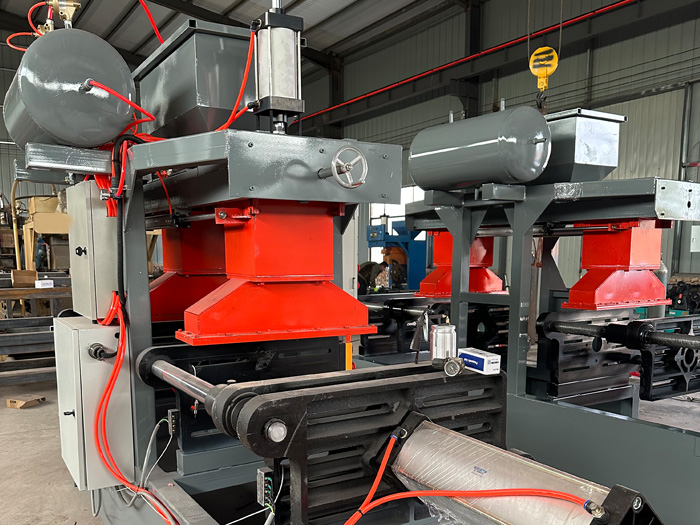 700雙斗雙工位全自動射芯機