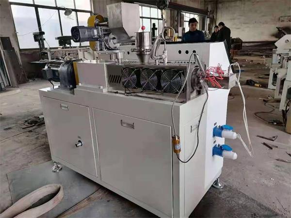 小型擠出機(jī)螺桿實(shí)驗(yàn)機(jī)