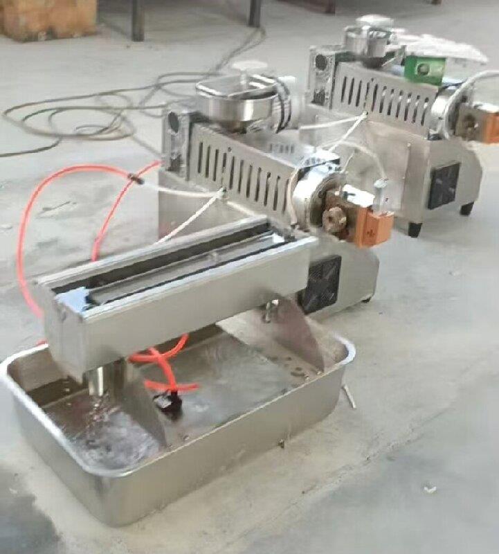 塑料拉絲機(jī)小型生產(chǎn)線