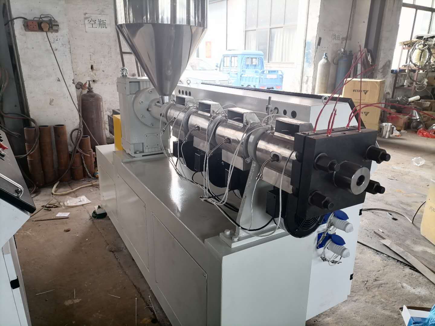 訂做50單螺桿擠出機(jī)參數(shù)