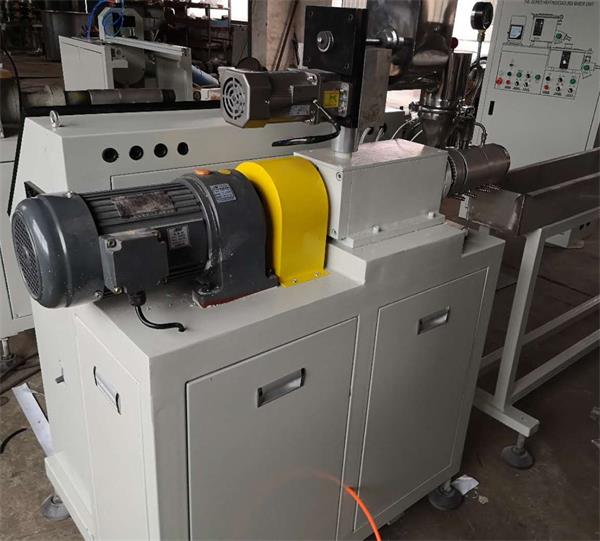 天津?qū)嶒?yàn)型流延膜機(jī)生產(chǎn)廠家