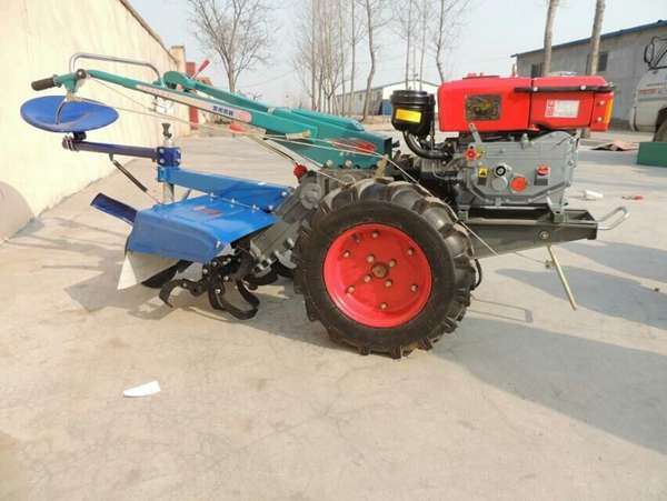 柴油動力 牽引驅(qū)動型手扶拖拉機 操作靈活 一機多用