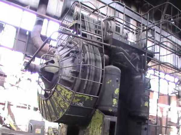 供二手俄羅斯新型1000噸熱模鍛一臺(tái)