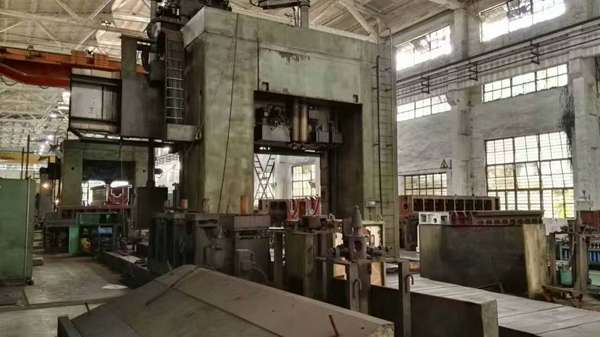 供二手武重2-6米數(shù)控龍門鏜銑床一臺(tái)