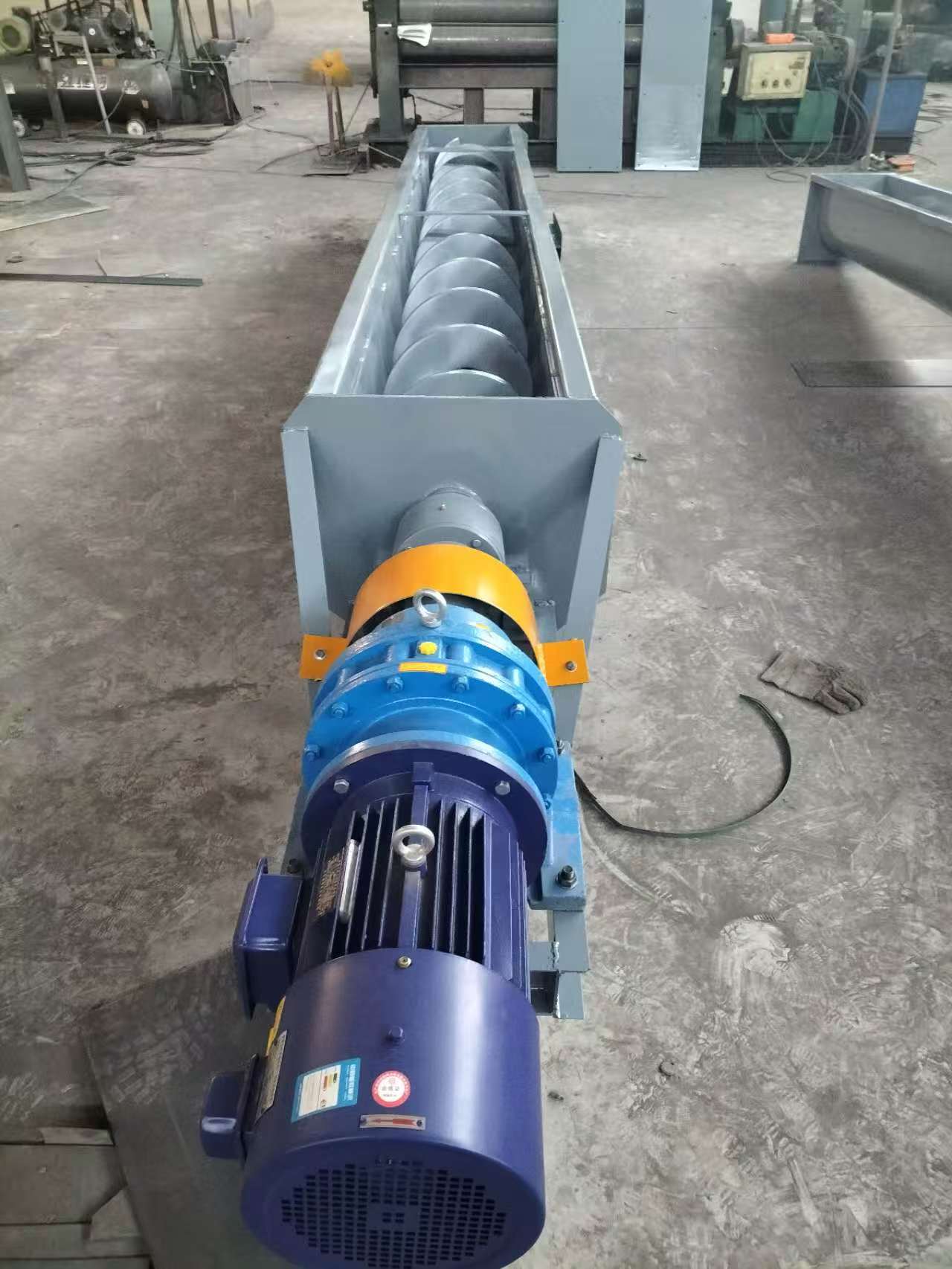 污泥輸送無(wú)軸管式U型絞龍輸送設(shè)備