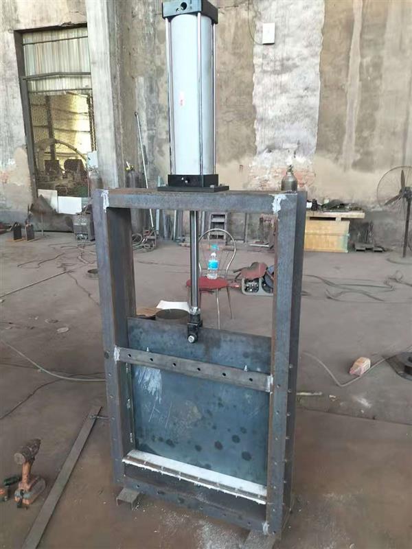 斜槽氣動插板閥