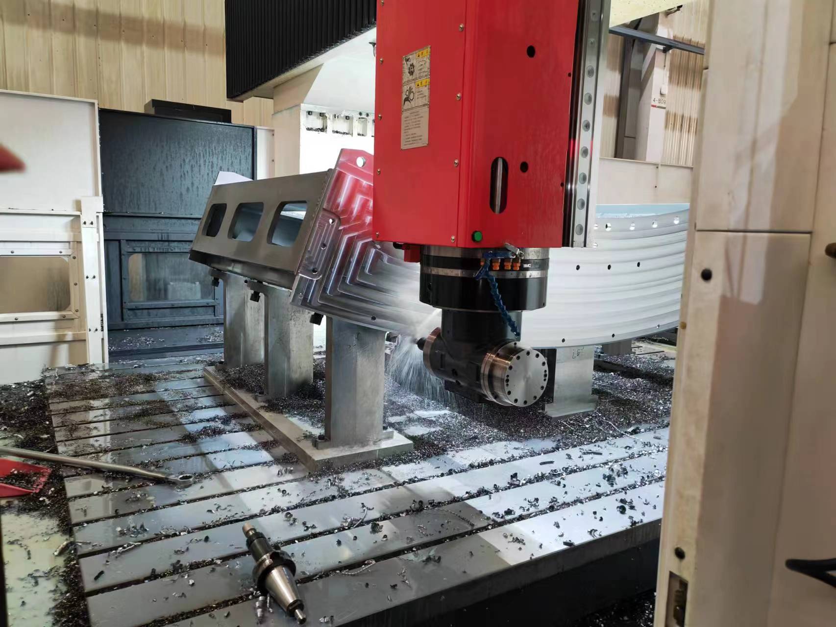 江蘇宿遷亞崴龍門加工中心LP4025進(jìn)口核心部件