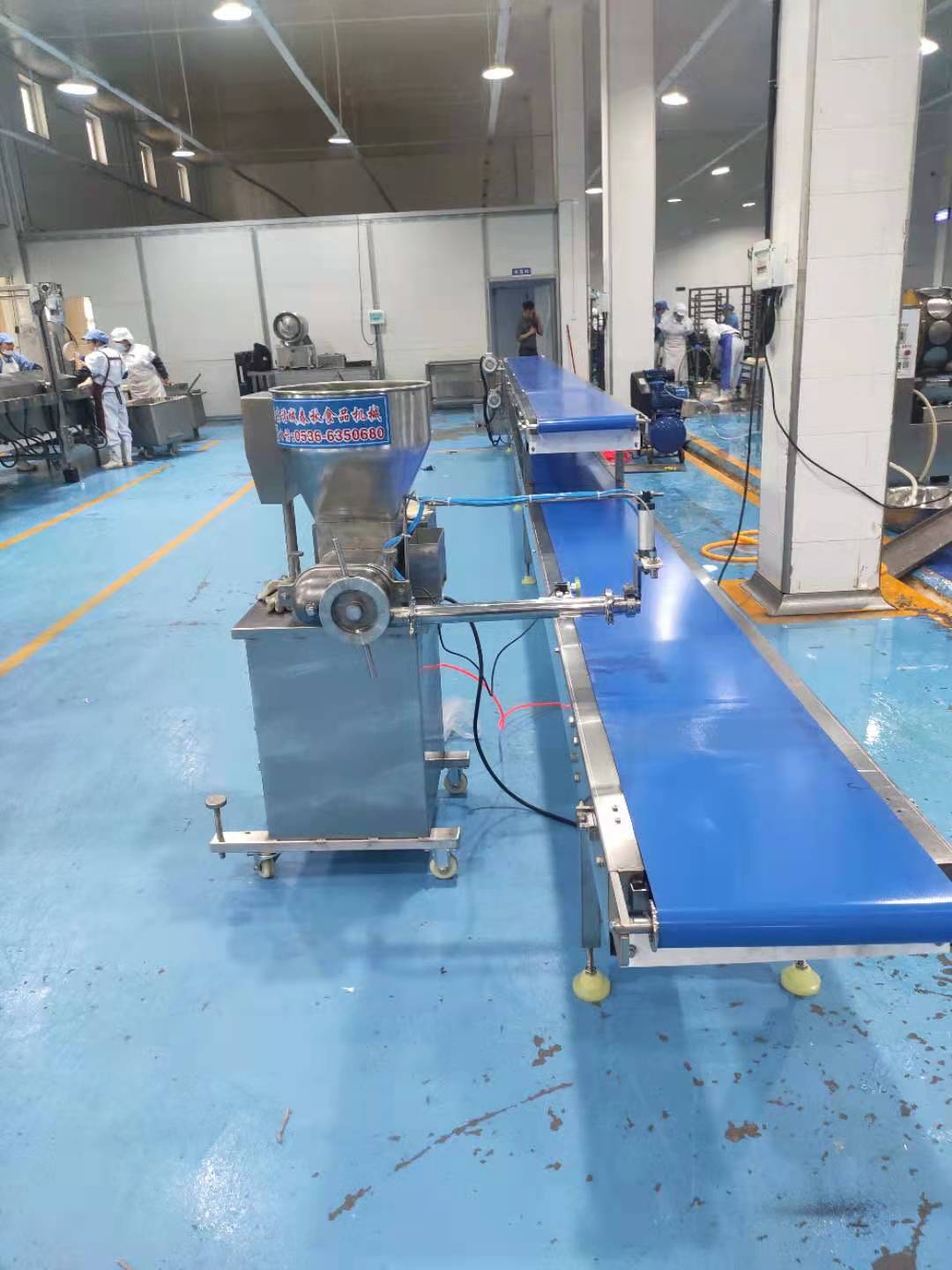 提高蛋餃生產(chǎn)率的機(jī)器138 6364 6772春秋蛋餃注餡生產(chǎn)線