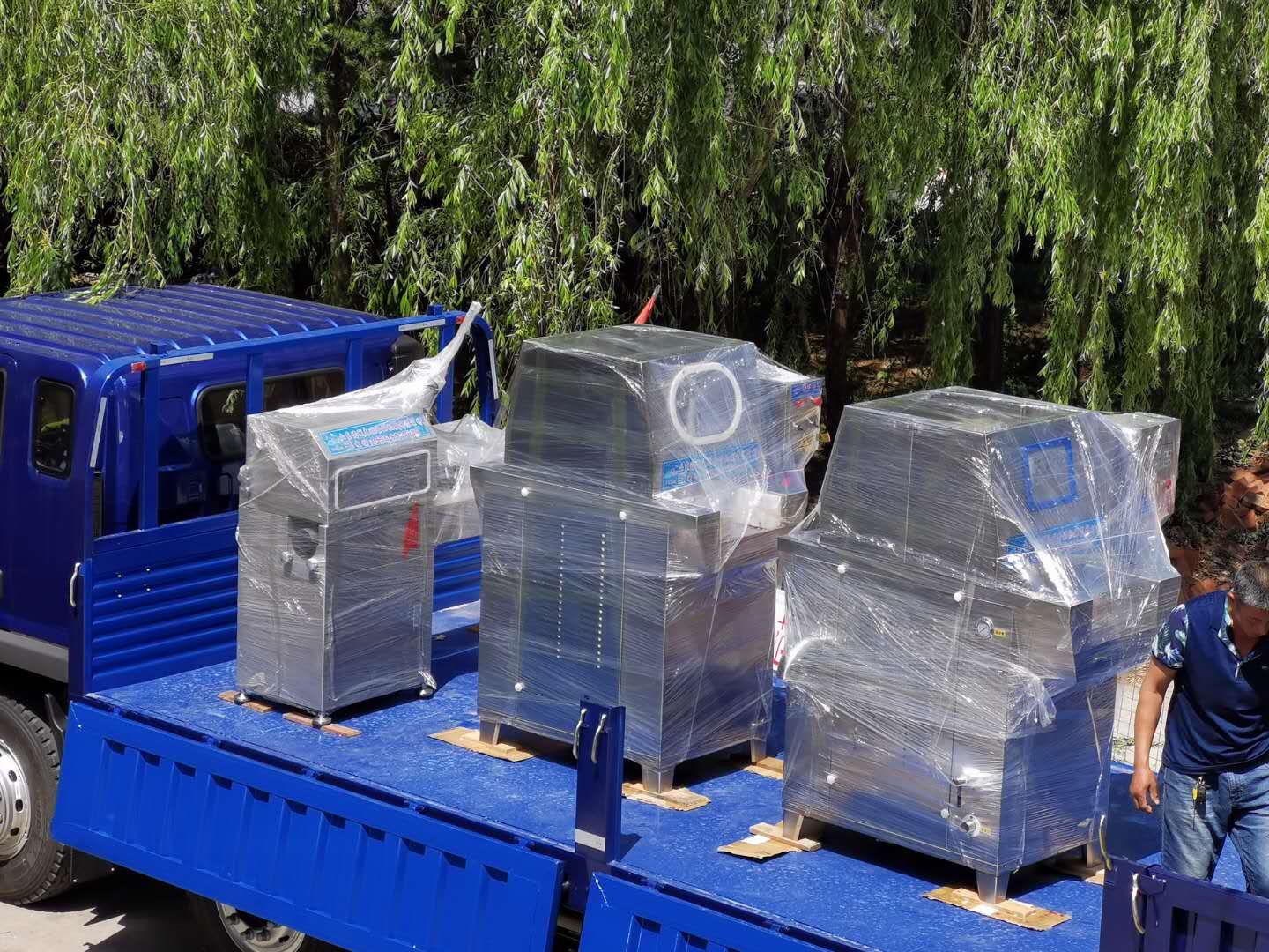 錫林郭勒肥牛卷加工設(shè)備138 6364 6772全套肥牛板肥牛方磚制作機(jī)器