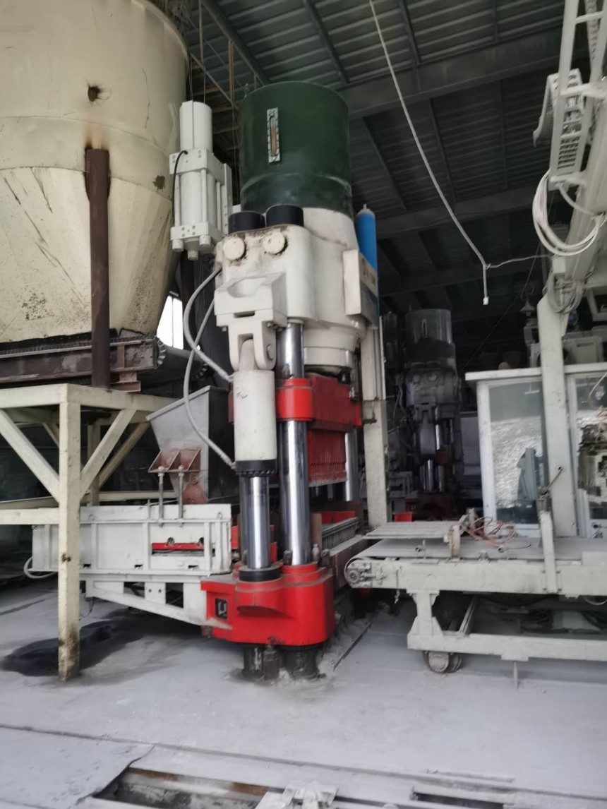 處理海源HF1100二手全自動液壓機(jī)   8成新