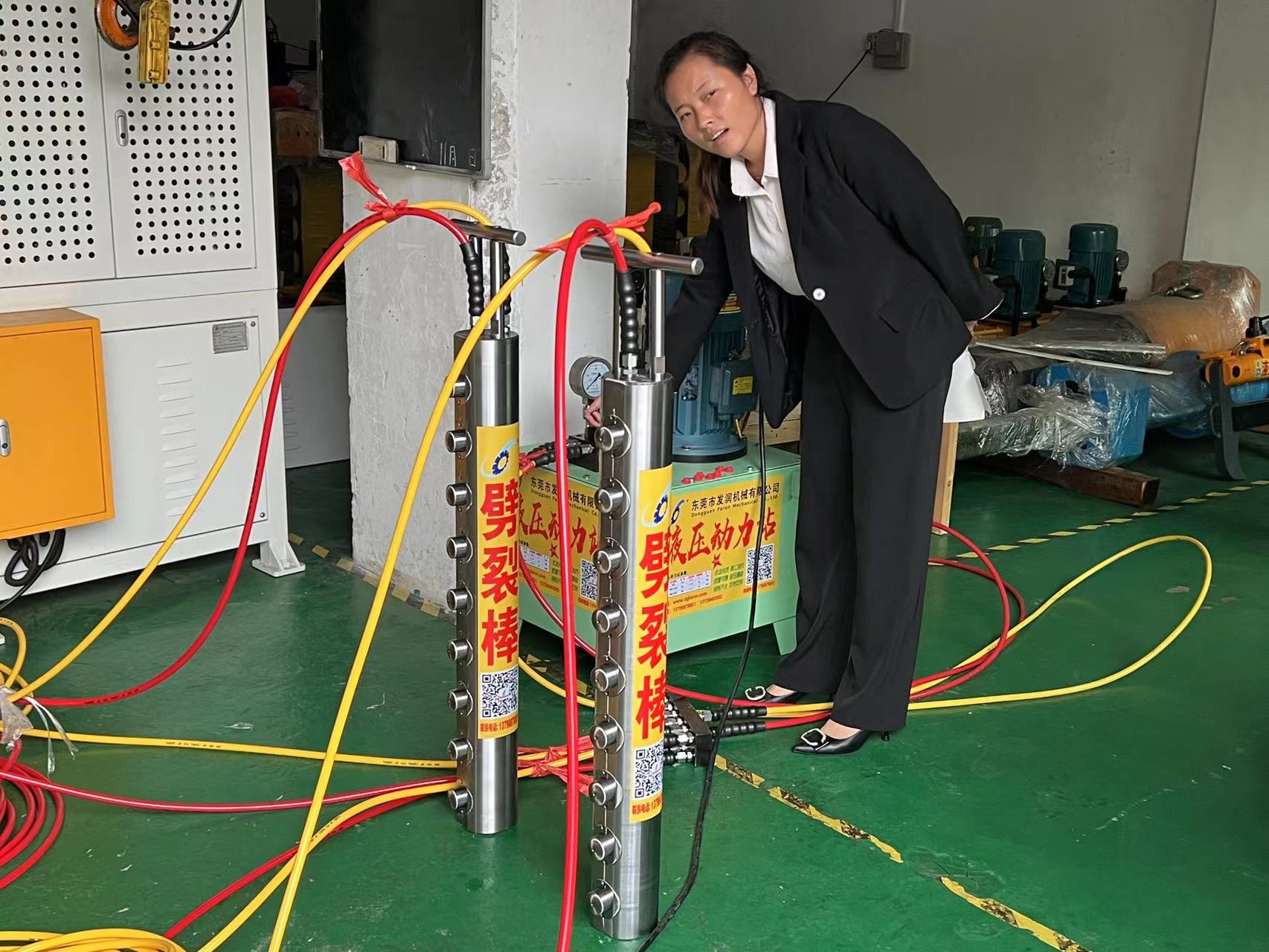 廣東梅州礦山劈石機使用方法