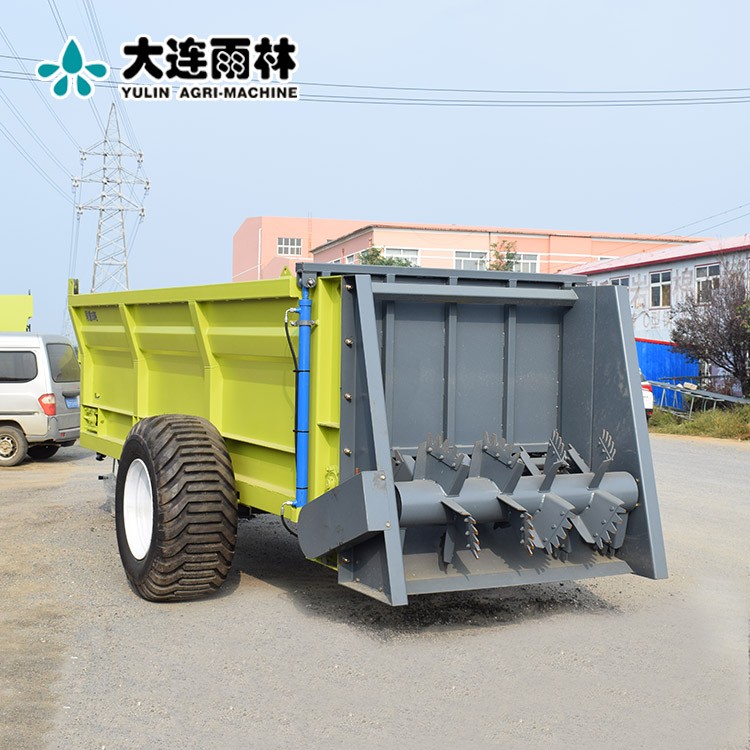 大連雨林8立方橫螺旋撒糞機(jī) 雞鴨牛羊糞揚糞機(jī)拋糞車