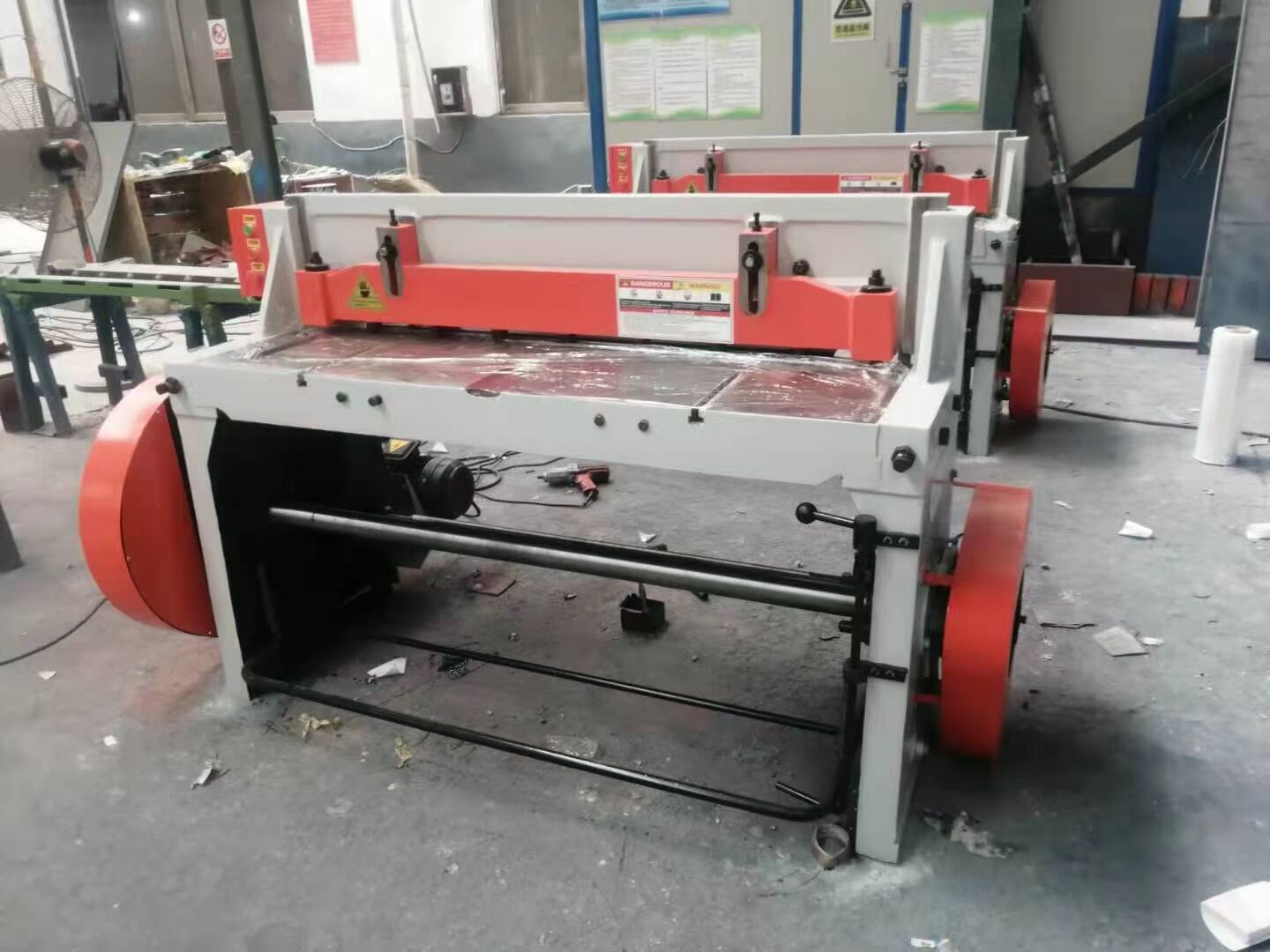 濮陽機(jī)械剪板機(jī)  小型電動(dòng)剪板機(jī)