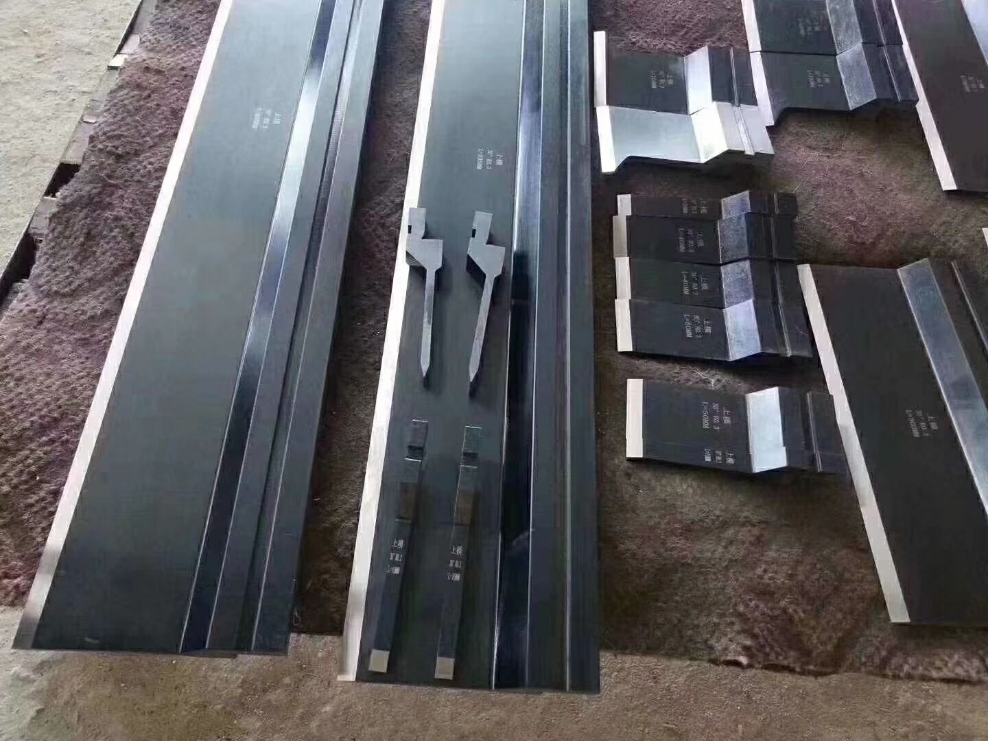 滁州數控折彎機磨   折彎機標準上下模   非標刀模定制