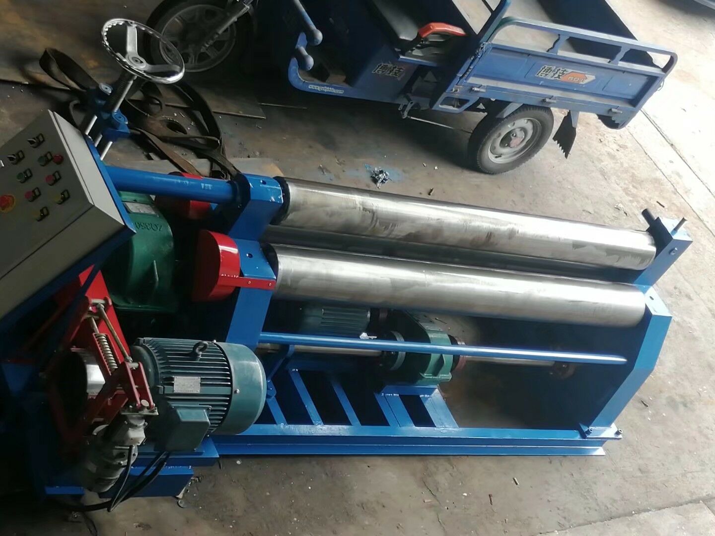 大連鋼板卷圓機(jī)   自動(dòng)卷板機(jī)