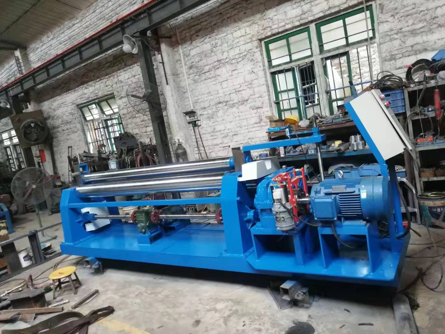 江門自動(dòng)卷板機(jī)16*2500