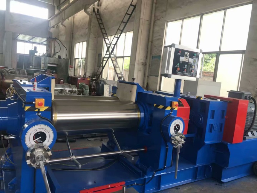 江蘇瑞興400型16寸開(kāi)煉機(jī)-橡膠塑煉出片專用設(shè)備