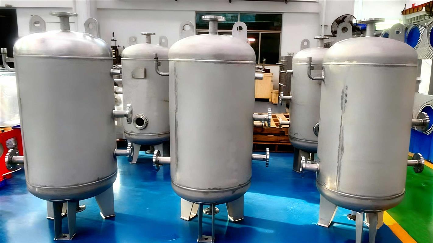 節(jié)能型容積式換熱器 工業(yè)余熱利用儲(chǔ)熱緩沖設(shè)備