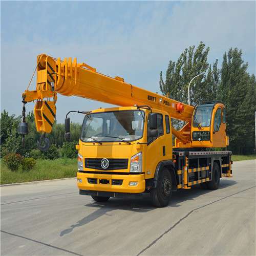 東風底盤16噸吊車