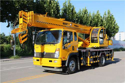 重汽底盤12噸吊車