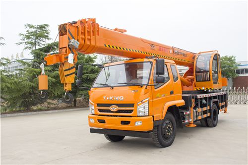 唐駿底盤12噸吊車