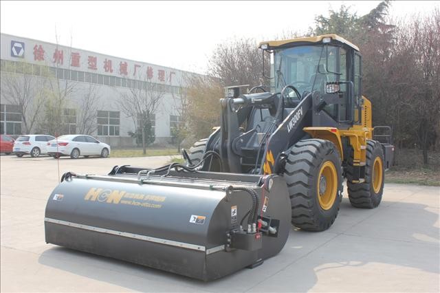 場(chǎng)地清掃器、掃地王、掃地機(jī)