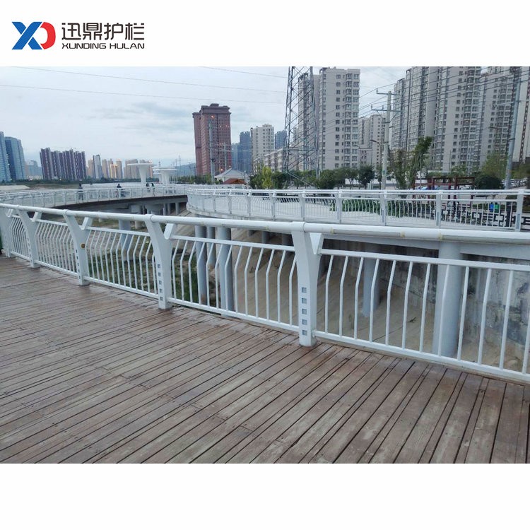 水池塘防護欄桿|水池塘防護欄桿價格多少錢一米