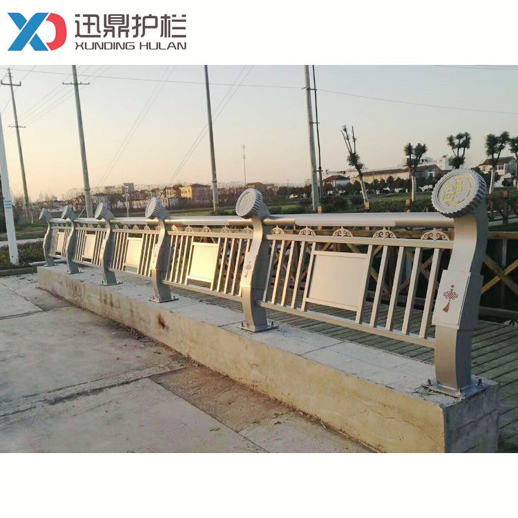 沙道防護欄桿|沙道防護欄桿價格多少錢一米