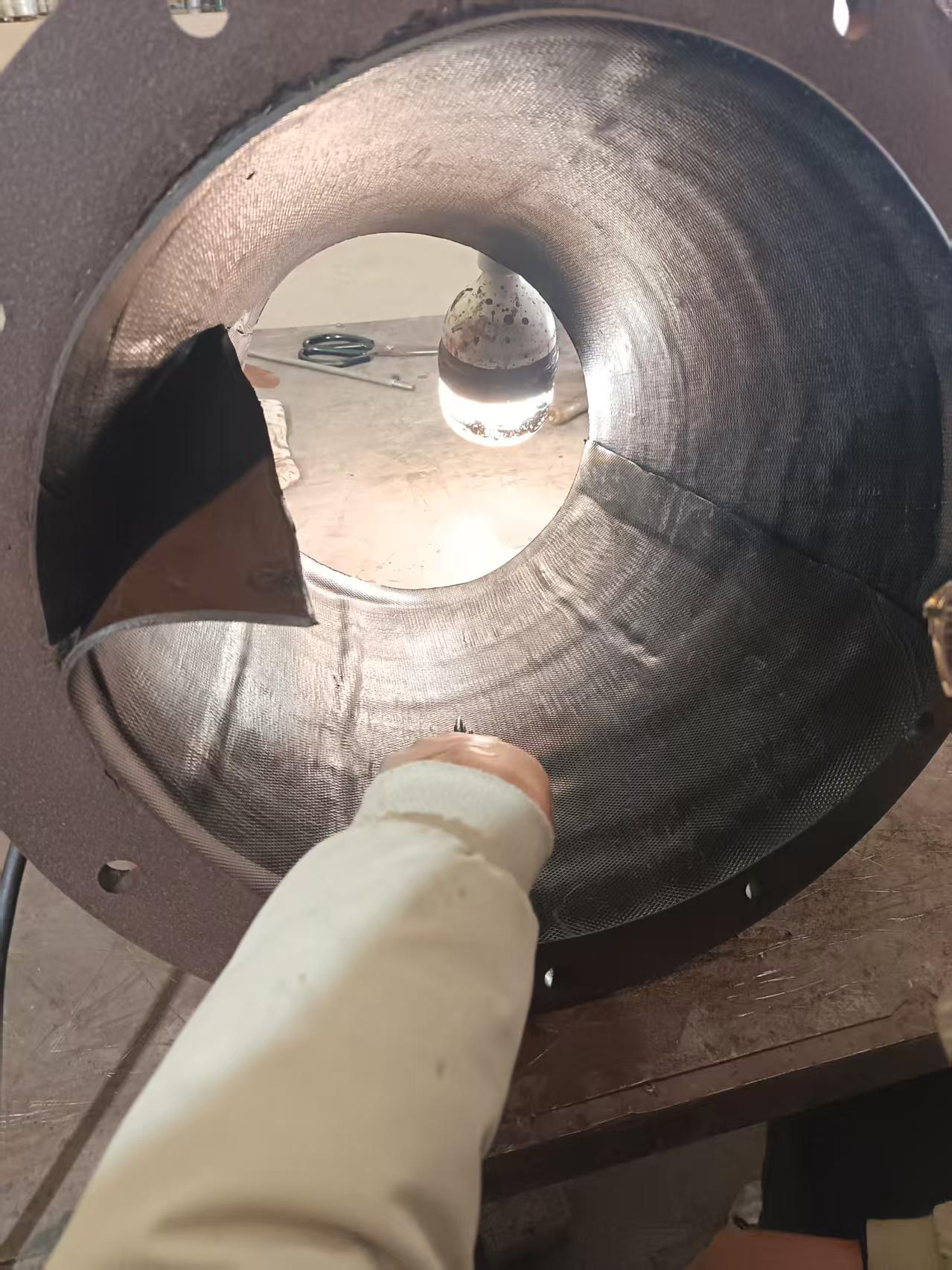 鹽酸儲罐襯膠，碳鋼管道襯膠，化工儲罐襯膠，儲罐襯膠