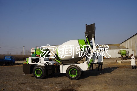 宏潤廠家生產(chǎn)10方混泥土攪拌車  12方攪拌車多少錢一輛