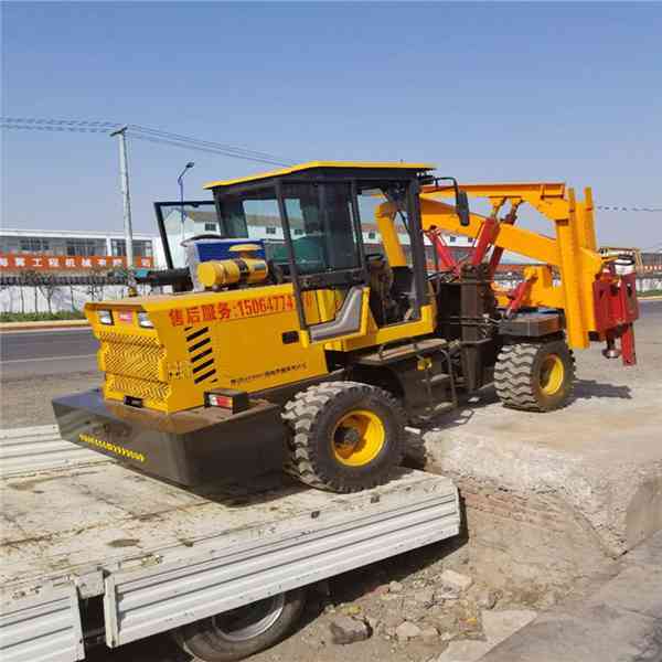 直銷四驅(qū)護(hù)欄打樁機(jī) 高速公路護(hù)欄打樁機(jī) 波形護(hù)欄打樁機(jī)廠家