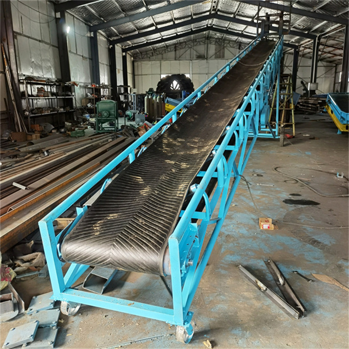 多種規(guī)格皮帶機(jī) 擋板帶式上料機(jī) 防滑式槽型運(yùn)輸機(jī)