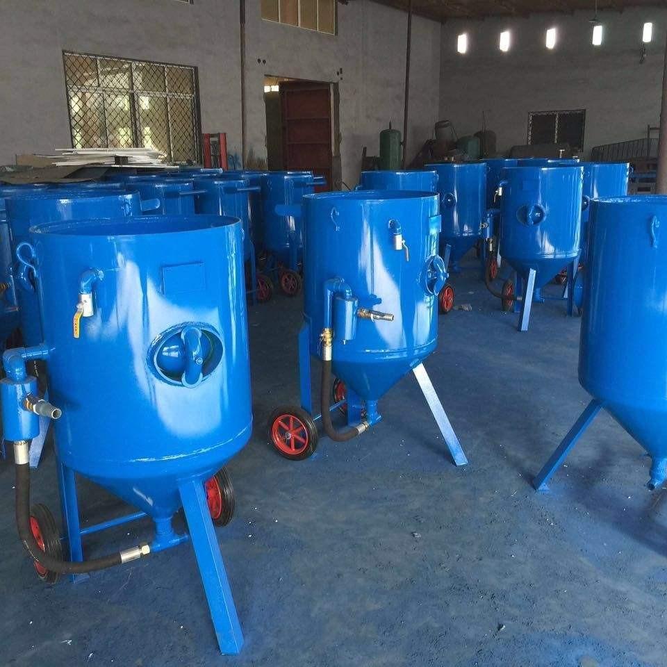 廠家供應(yīng)移動式戶外打砂機鋼結(jié)構(gòu)工程除銹翻新噴砂機