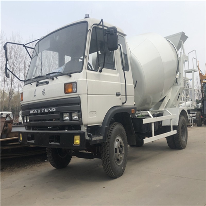 東風(fēng)5方攪拌車 小型攪拌車 山東攪拌車廠家