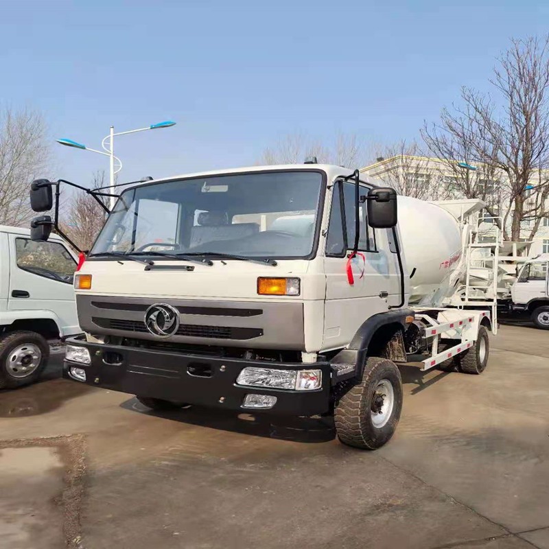 東風(fēng)四驅(qū)5方攪拌車  小型攪拌車 混凝土攪拌車廠家