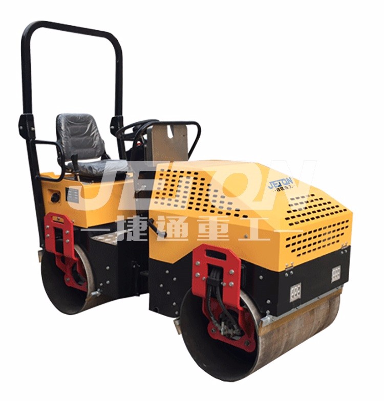 山東2噸座駕式振動(dòng)壓路機(jī)價(jià)格優(yōu)惠