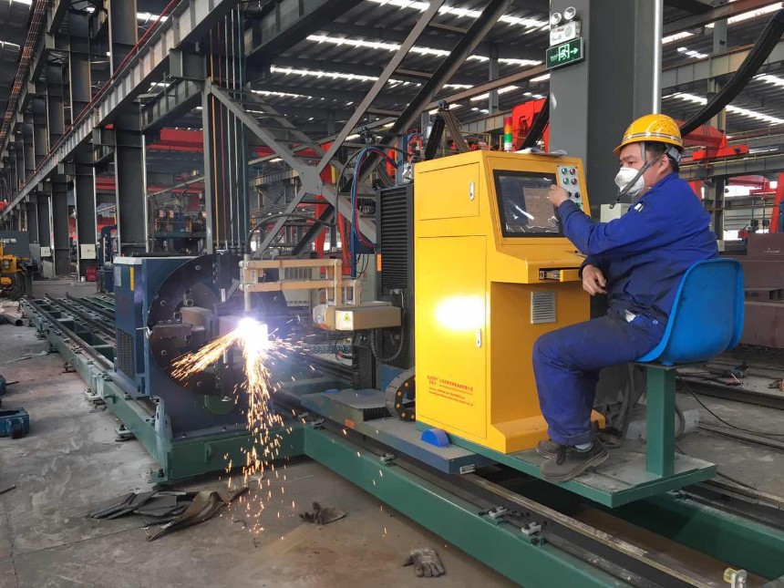 江蘇管材相貫線切割機的操作