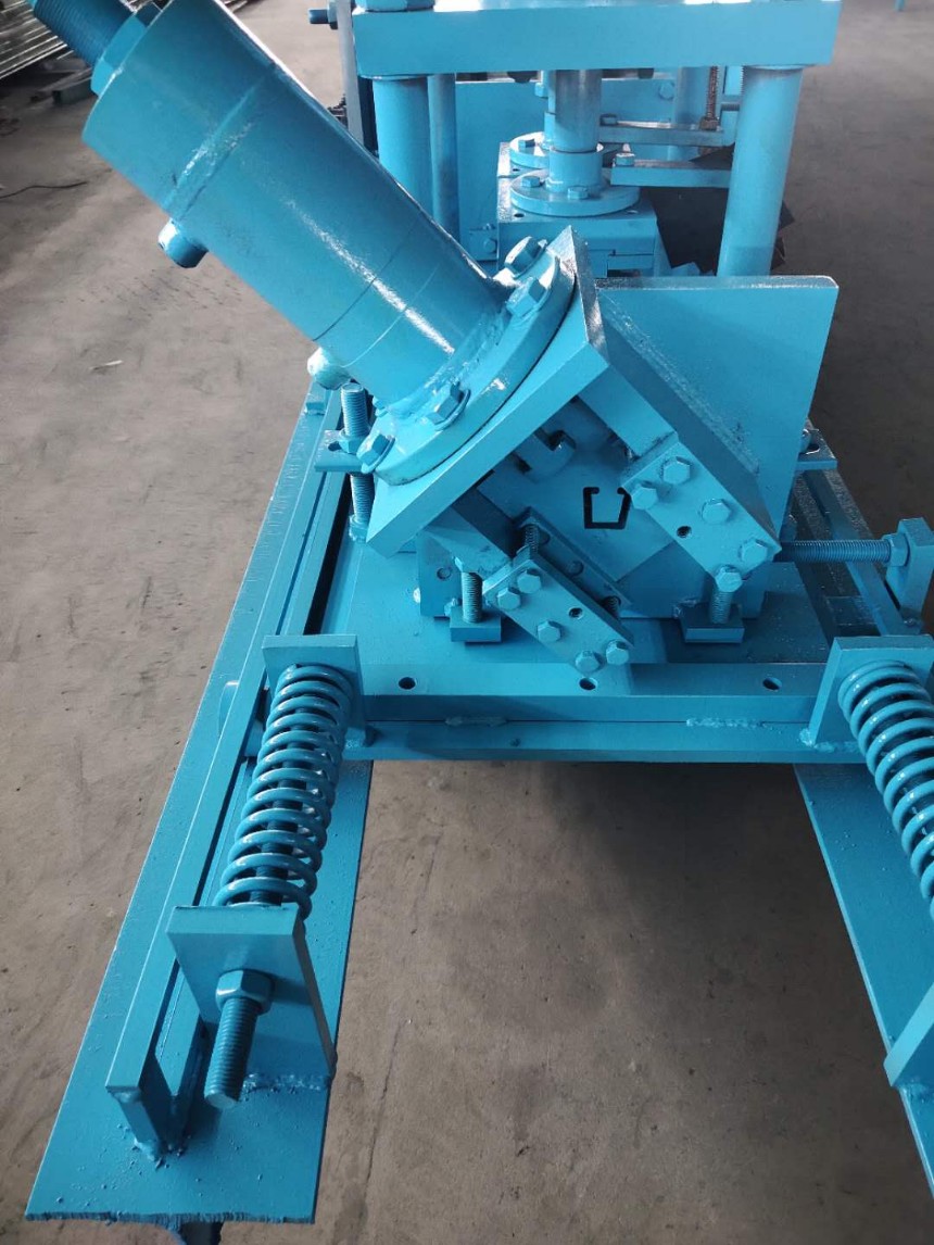 大棚C型鋼雙膜骨架設(shè)備