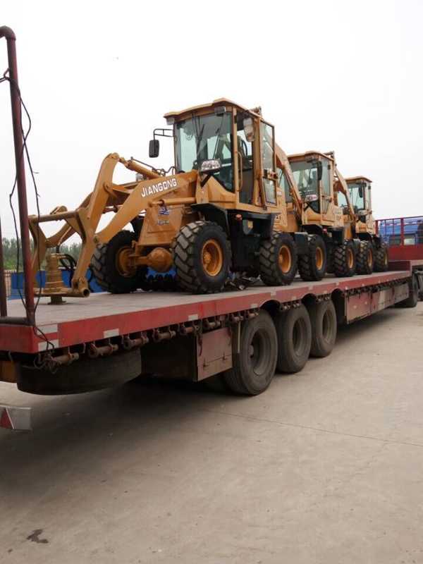 裝載機(jī)型電線桿挖坑機(jī) 電線桿鉆孔機(jī)全國最低價格