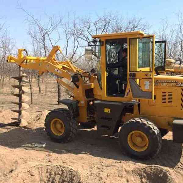 專業(yè)改裝各種型號鏟車鉆孔機(jī) 裝載機(jī)挖坑機(jī)