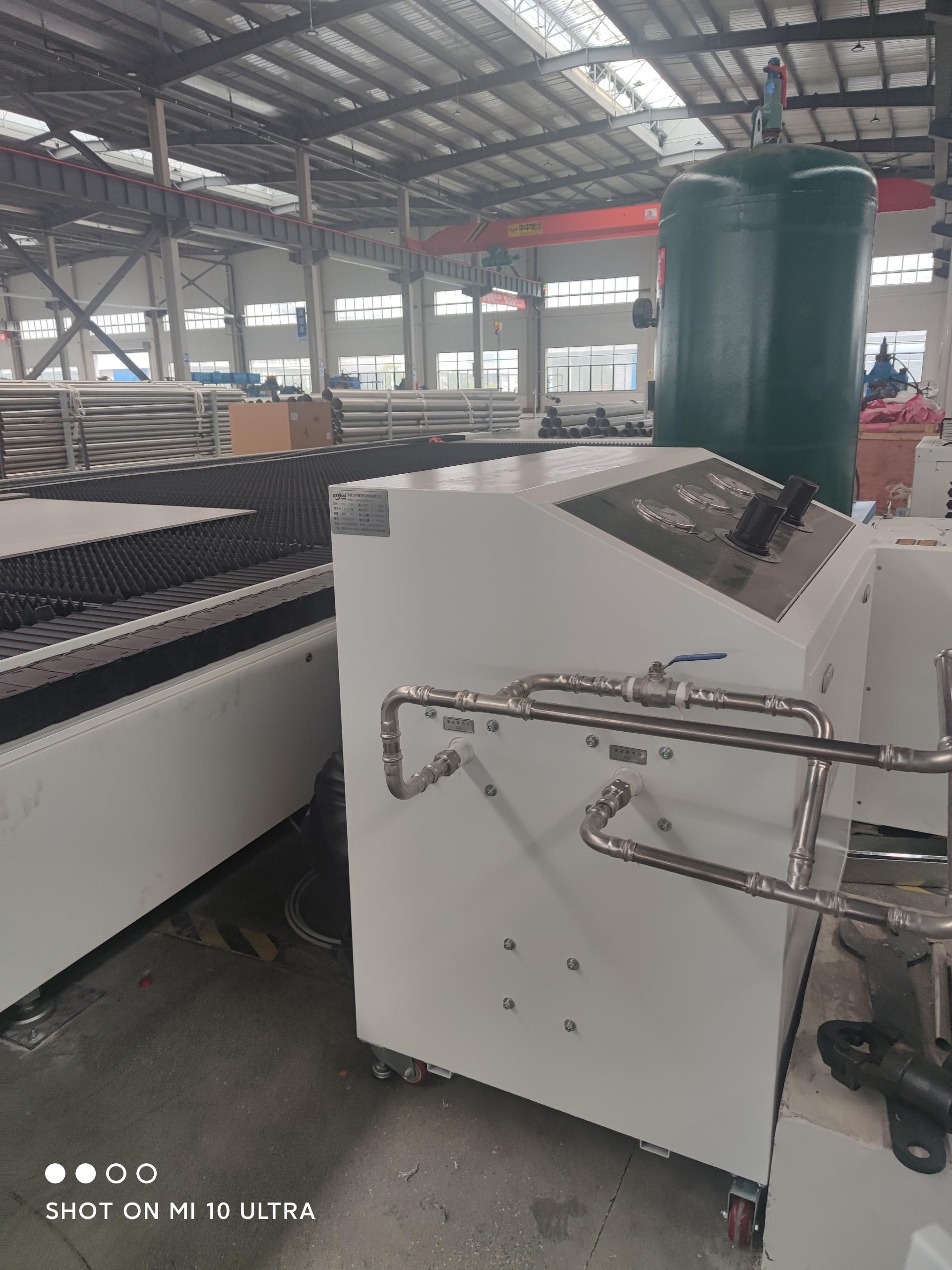 TPU-530氮?dú)庠鰤簷C(jī)激光切割視頻