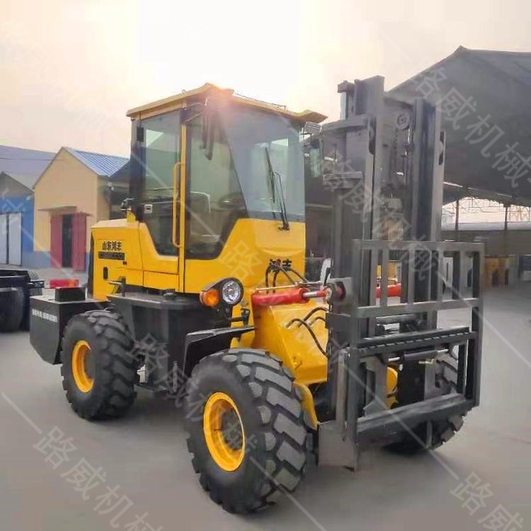 四驅(qū)3噸越野叉車(chē) 全新多功能裝載式叉車(chē) 柴油越野叉車(chē)
