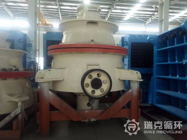 現(xiàn)有一批GP500單缸圓錐破碎機(jī)出售