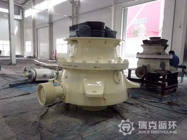 現(xiàn)有一臺二手美卓HP300圓錐破碎機