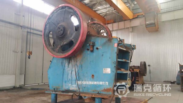 出售一臺(tái)二手ASD-V3625顎式破碎機(jī)