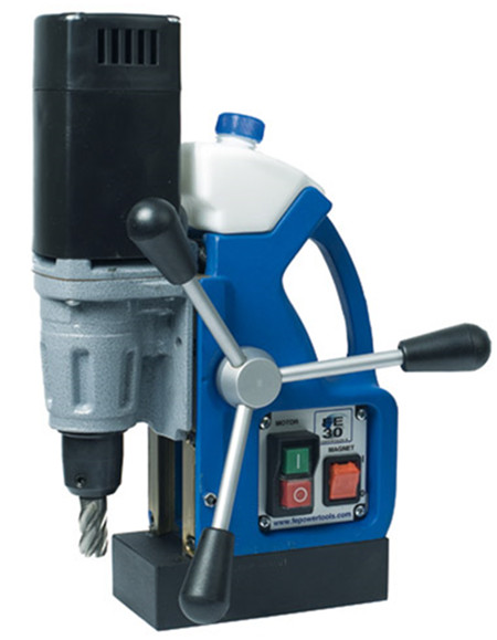 吸力強(qiáng)，體積小，內(nèi)部冷卻，空心鉆孔選用磁力鉆FE30