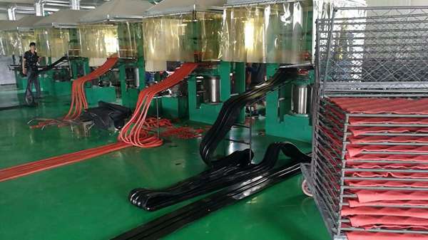 貴州貴陽專業(yè)生產(chǎn)651型中埋橡膠止水帶 止水帶安裝方法