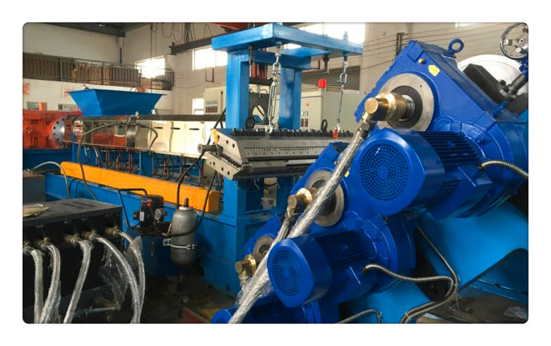 橡膠密封膠條擠出機（新型）橡膠密封膠條擠出設(shè)備（品牌）